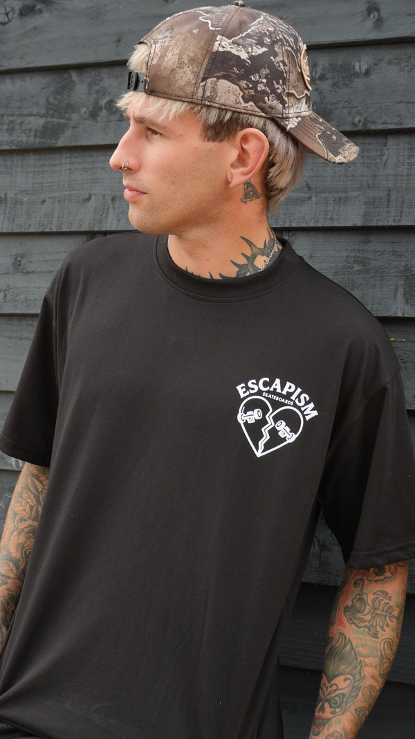 Escapism Heart logo tee - Black