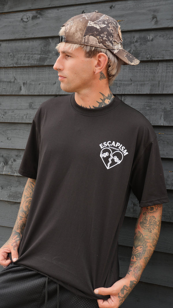 Escapism Heart logo tee - Black